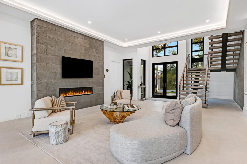 Coconut Palm Estate-Brand New Custom Build — image 17